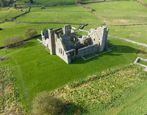 Foto Fore benedictine abbey ruins in county westmeath, Ireland