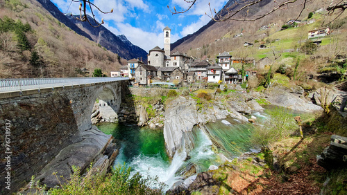 Tessin, Schweiz: Ein Dorf im Versascatal