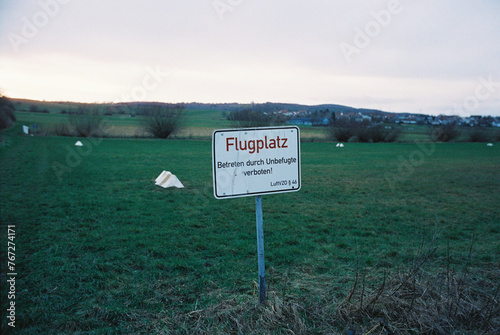 Schild Flugplatz