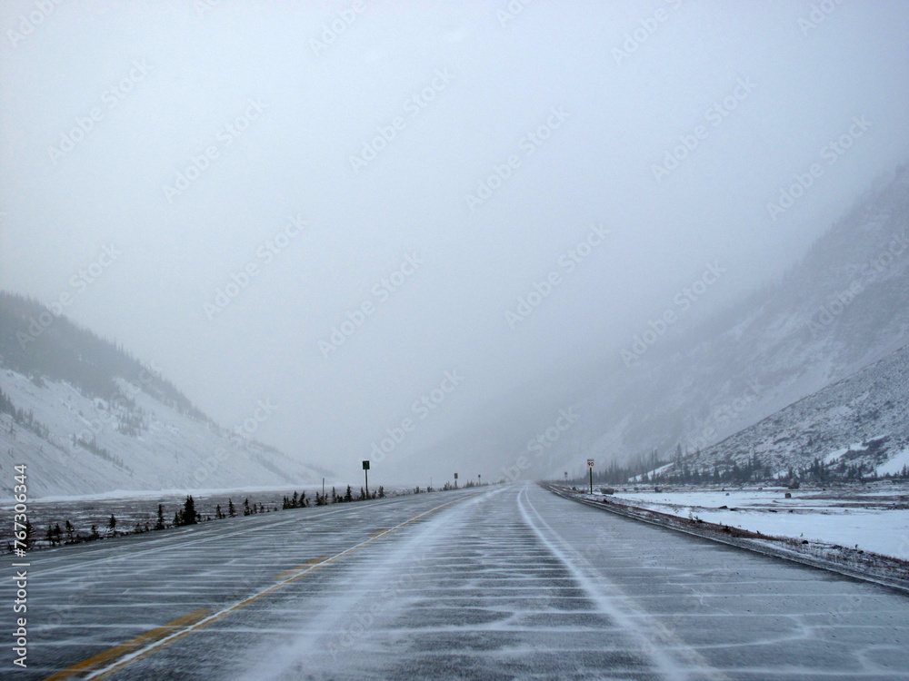 Obraz premium Highway 1 - Columbia icefield parkway - Yoho National Park - Canada
