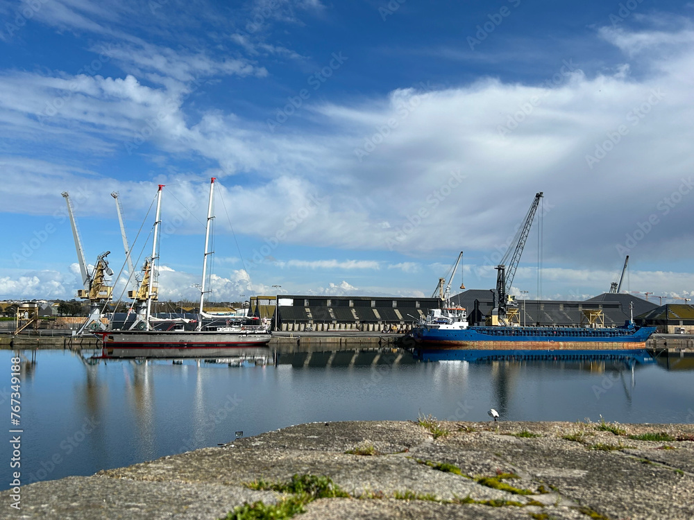 port maritime Saint Malo - obrazy, fototapety, plakaty 