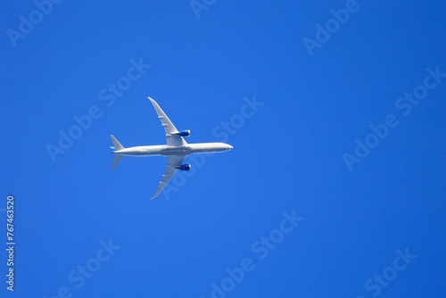 飛行機と青空イメージ