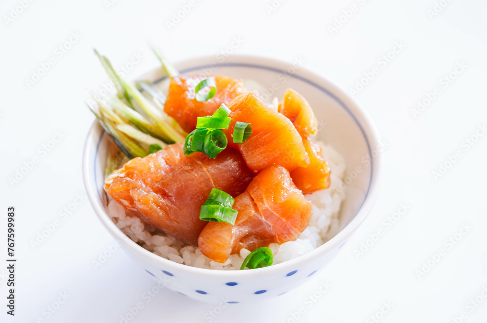 角切りびんちょう鮪の漬け丼 角切りびんちょう鮪の漬け丼