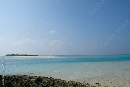 Fototapeta Naklejka Na Ścianę i Meble -  Mathiveri is one of the westernmost islands in the Maldives, beautiful beach scene with crystal clear blue water.