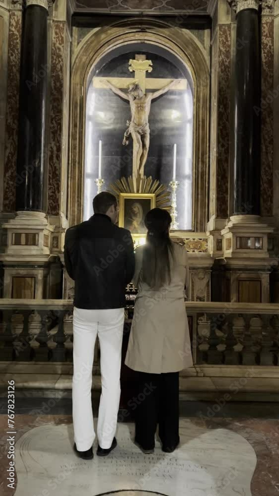 La oracion es confiar en Dios, es creer que existe alguien que me ayuda y acompaña. 