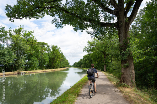 Vélo sur le canal de Montech photo