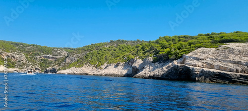 Fototapeta Naklejka Na Ścianę i Meble -  cliff in the adriatic sea