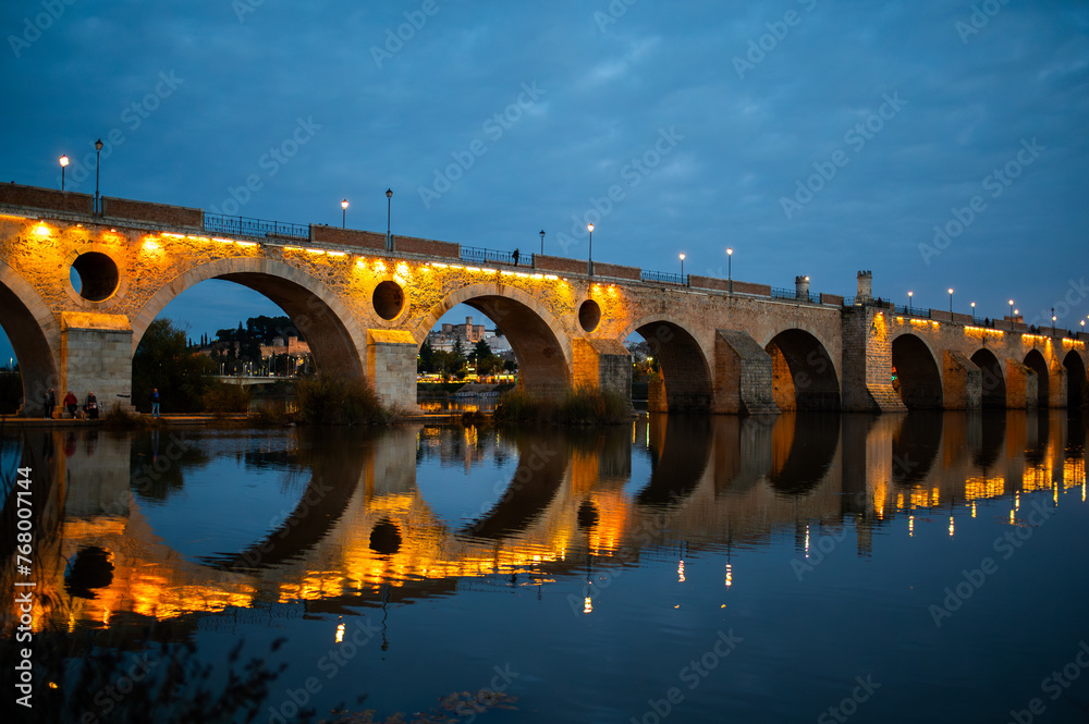 Reflejo de Puente de Palmas al atardecer, Badajoz
