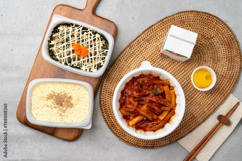 Korean food, chicken feet, boneless, spicy, soup, steamed eggs, flying fish eggs, rice balls, side dishes, pickled radish, tteokbokki Korean food, chicken feet, boneless, spicy, soup, steamed eggs, flying fish eggs, rice balls, side dishes, pickled radish, tteokbokki