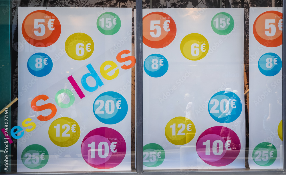 les Soldes - Sale signs in shop in Avignon city, France - obrazy, fototapety, plakaty 