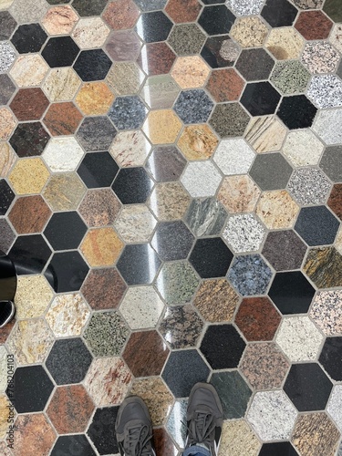 Posadzka z górnych rodzajów kamienia