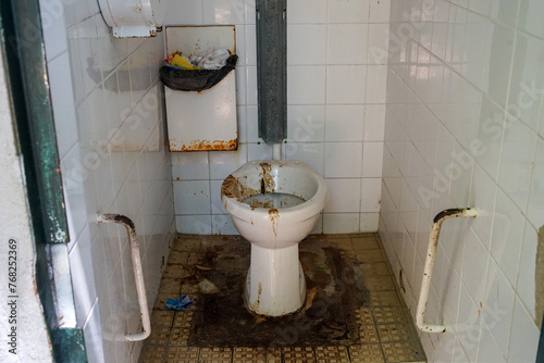 Obraz na płótnie Disgusting dirty wc toilet in french city Avignon, France w salonie
