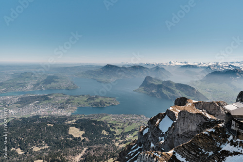 Vista dall'alto del Lago dei Quattro Cantoni in Svizzera. photo