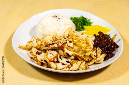 Griddle cabbage rice bowl