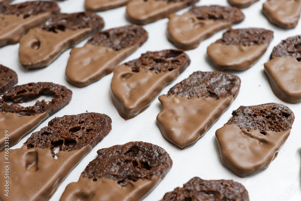 パティシエが作るギフト用のチョコレートラスク