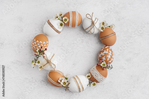Easter wreath made of eggs ...