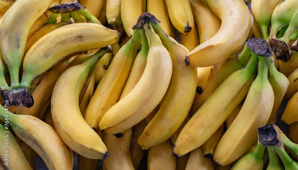 熟れた黄金のバナナクラスター、自然の甘い至福