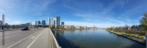 Untermainbrücke im Zentrum Frankfurts photo