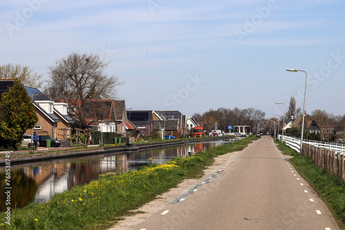 Westringdijk in Nieuwerkerk aan den IJssel on the ring canal where plan area Nieuwerkerk-Noord lies