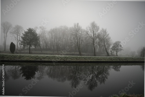 Winternebel am Kanal