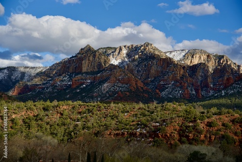 Φωτογραφία Shady Snowy Mountain Side