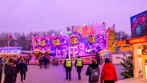 Schausteller und Fahrgeschäfte auf dem Hamburger Winter Dom dem größten Volksfest in Norddeutschland photo