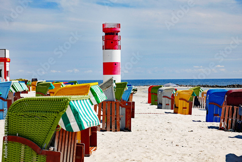 Helgoland Düne Leuchtturm und Strandkörbe