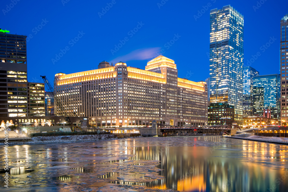 Merchandise Mart and skyscrapers in downtown Chicago 