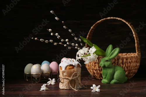 Traditional easter kulich c...