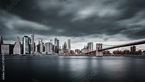 Monochrome new york skyline and brooklyn bridge