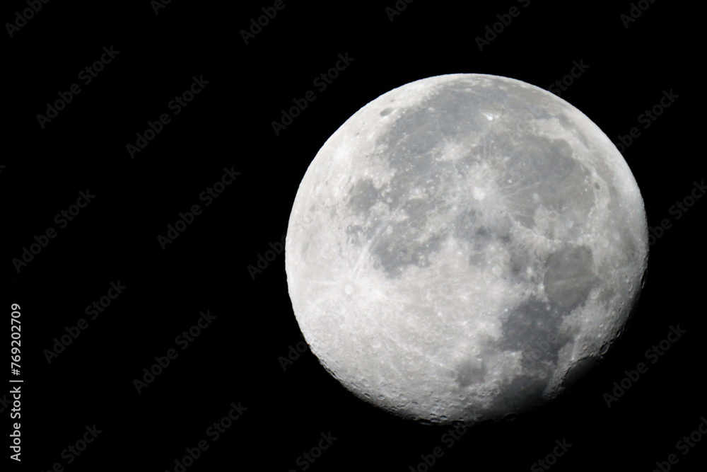 The moon is 17 days old and is in the waning gibbous phase of its lunar cycle. It is 95% illuminated The moon is 17 days old and is in the waning gibbous phase of its lunar cycle. It is 95% illuminated