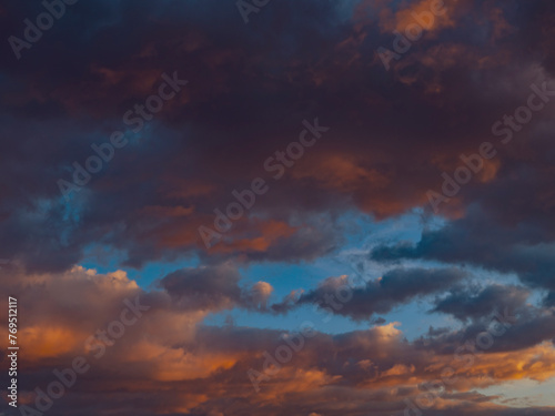 Fototapeta Naklejka Na Ścianę i Meble -  colorful and dramatic sunset clouds