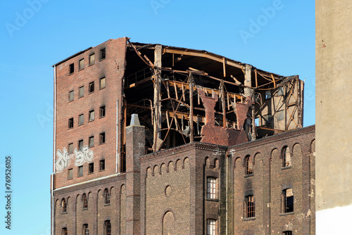 ausgebranntes industriegebäude
