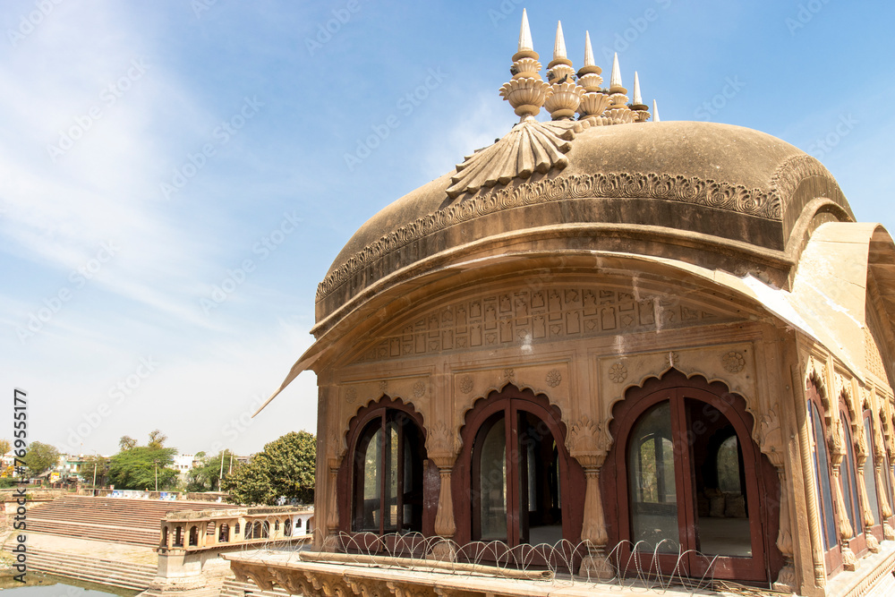 Fototapeta premium Sawan Pavilion and the Gopal Sagar lake, Deeg Palace, Deeg, Rajasthan, India, Asia