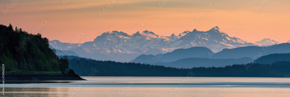 Stunning panoramic photo of the Washington state landscape