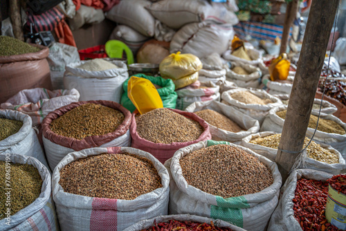 The colorful market of Harar (Harer), Ethiopia © Torsten Pursche