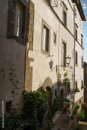 Fototapeta Naklejka Na Ścianę i Meble -  Historic buildings of Cortona, Tuscany, Italy