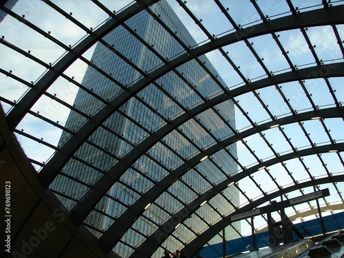 Stunning view of the London skyline as seen from the roof of Canary Wharf Tube Station