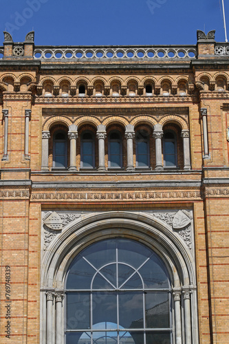 Fototapeta Naklejka Na Ścianę i Meble -  Arch Windows at Rail Station Front in Hannover Germany
