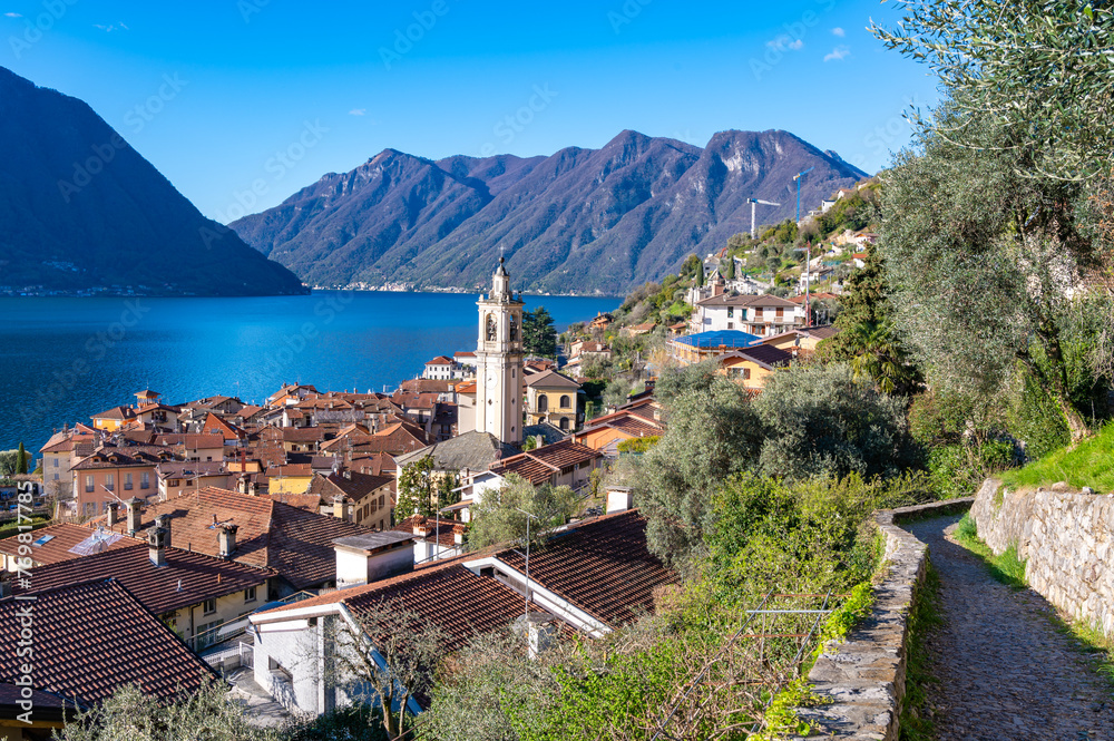 The town of Ossuccio, on Lake Como, and a section of the Greenway, photographed in summer.
