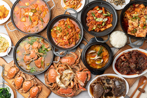 Korean food, red, crab, tempura, marinade, marinade, soy sauce, soup, steamed squid, stir-fried, braised tofu, pork, kimchi, stew, soybean paste, side dish, bean sprouts, anchovies, spinach