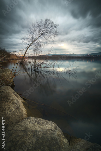 Fototapeta Naklejka Na Ścianę i Meble -  Jezioro Żywieckie po zachodzie słońca