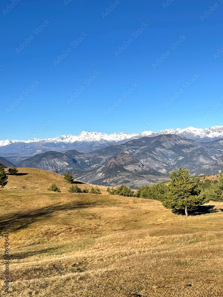 Fototapeta premium Südfrankreich - Sunrise - France - Sunset - Natur – Mont Colombis – Berg – See - Lake – Alpes de Haute Provence – Mountains – Hiking – Landschaften – Landscapes – Wandern - Bellaffaire