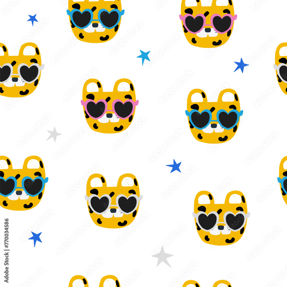 Obraz premium Seamless pattern with funny leopards. Vector hand drawn illustration.