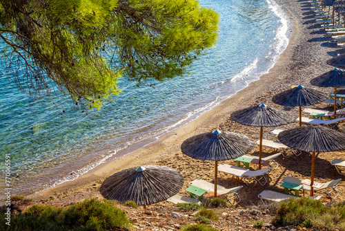 Foto Amazing view on beach on Crete (or Spetses or Satorini or Mykonos  or Corfu or Z