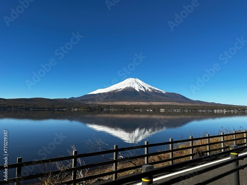 山中湖の逆さ富士　Fuji at Lake Yamanaka