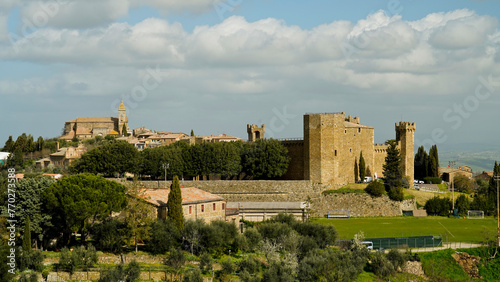 Panorama collinare della Val d'Orcia lungo il percorso ciclistico dell'Eroica. Provincia di Siena. Toscana , Italia photo