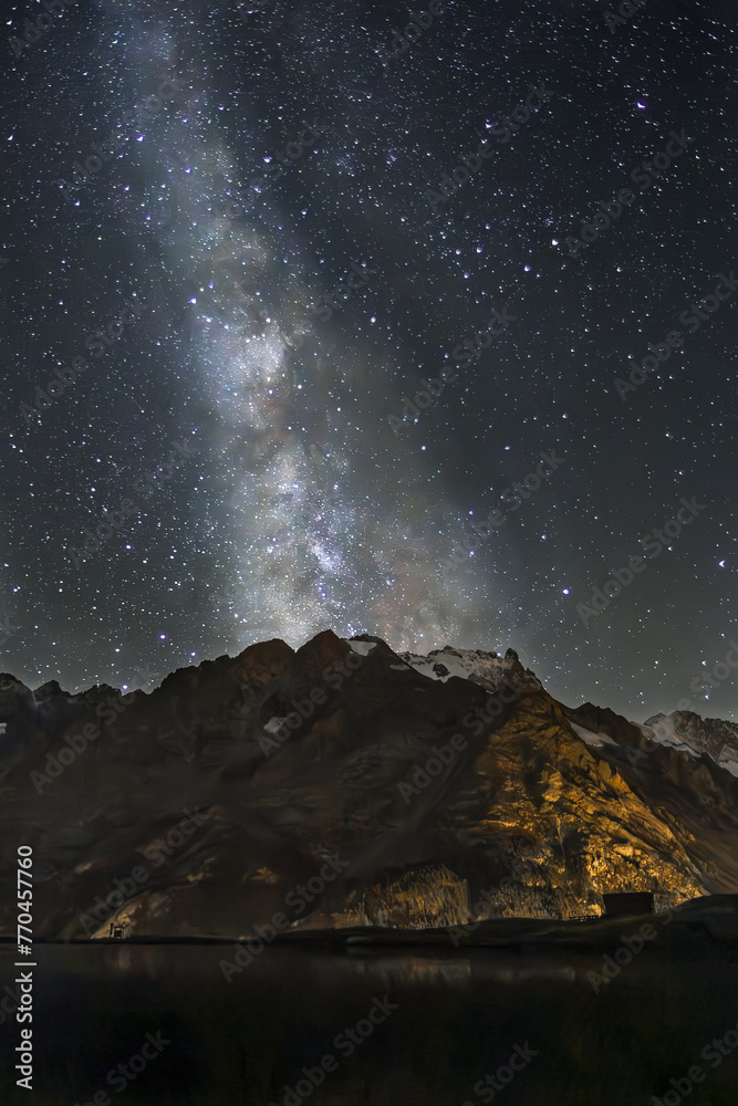 Voie Lactée avec la Meije  ,au Lac du Pontet à Villar-d'Arène en été , Massif de l' Oisans , Hautes Alpes , France