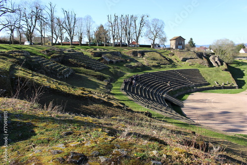Théâtre romain d'Autun : vue d'ensemble