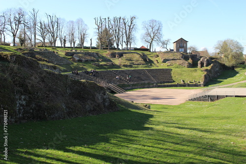 Site du théâtre romain à Autun